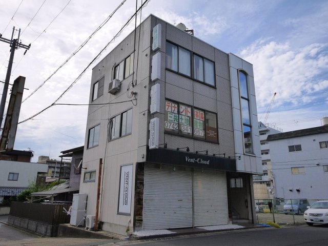 三共四条大路ビルの外観