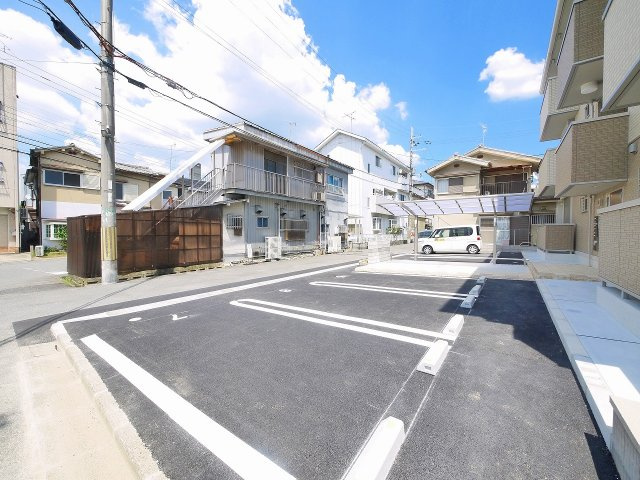 メゾン　ソレイユの駐車場|駐車スペースもあります