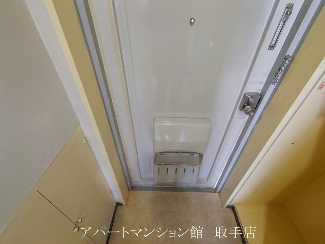 リバーハイツ取手の玄関