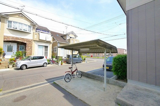 プレミール加茂Ａのその他共用部分|自転車置き場もございます。