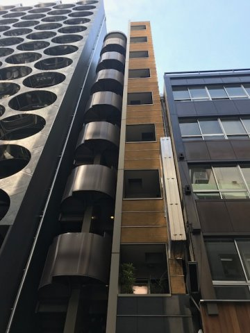 伊勢半ビルの外観