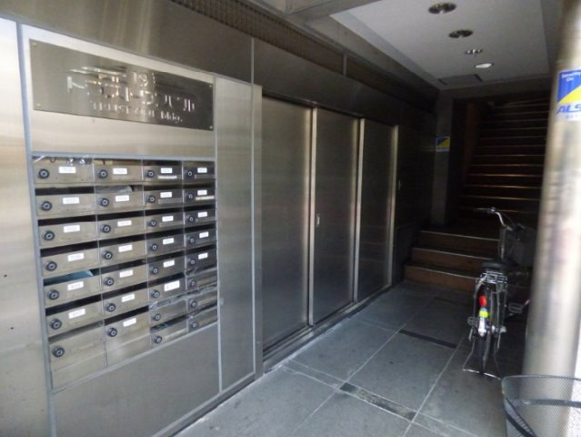 【エントランス】 | トラストワンビル１９