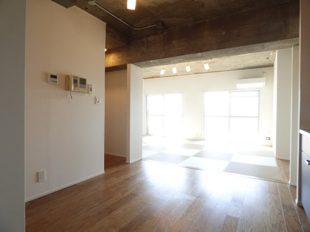 【居間・リビング】 | ダイタ若松町マンション