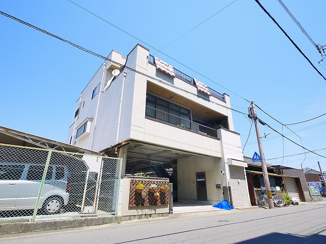 三条町貸倉庫の外観