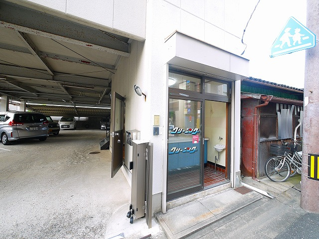 三条町貸倉庫の外観