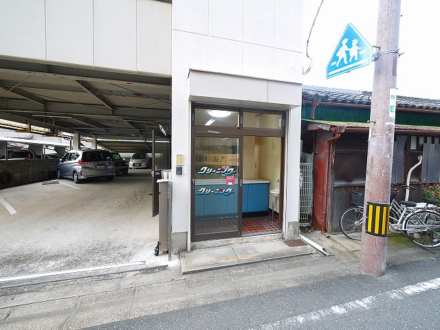 三条町貸倉庫の外観