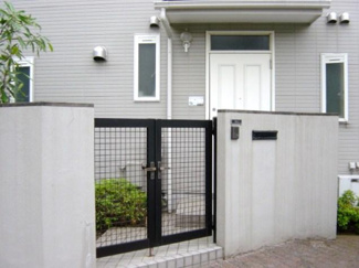 【エントランス】 | 浜田邸(永福町賃貸一戸建て)