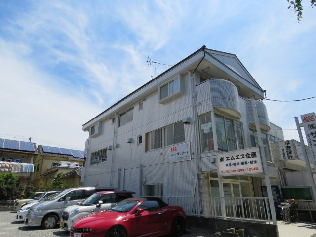 山雄ビルの外観