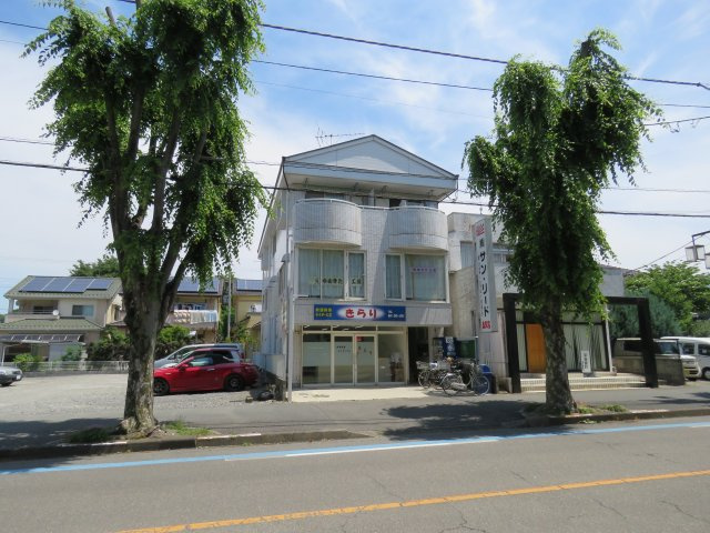 山雄ビルの外観