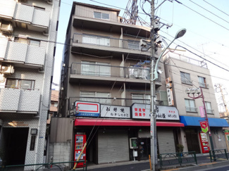 【外観】 | 上山ビル　鶯谷駅から徒歩３分・入谷駅から徒歩１０分の好立地！コンビニなども近くにあり買い物も便利です！鉄筋コンクリート造の４階建てマンション！