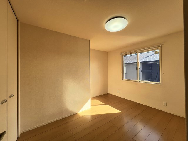 ジュネス榊原の洋室|南洋室6帖