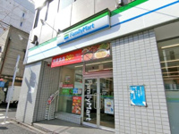 ファミリーマート　築…まで227m