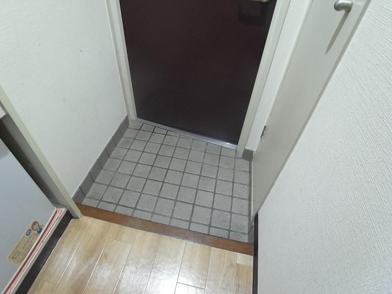 ディアコート岡畑の玄関