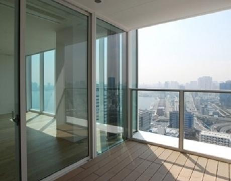 港区海岸１丁目の賃貸マンションのバルコニー
