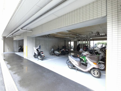【その他共用部分】 | ザ・パークハウス横浜大口 | バイク置場