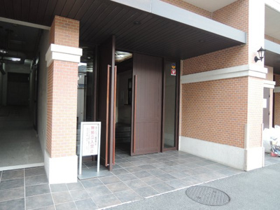 【エントランス】 | アデニウム日吉