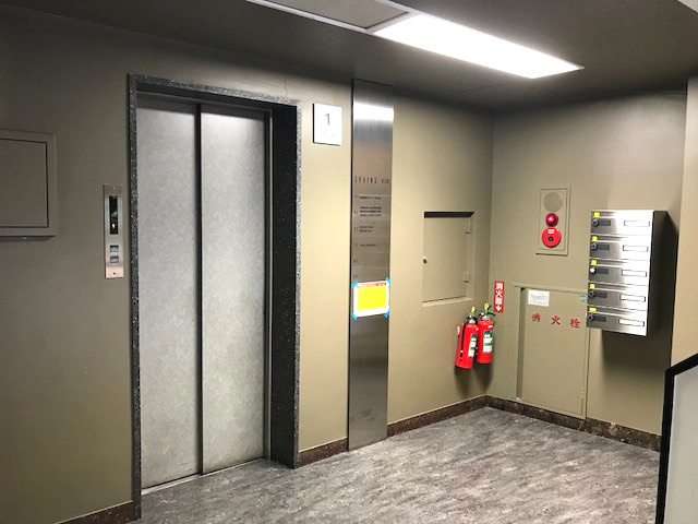 グレインズビルのロビー