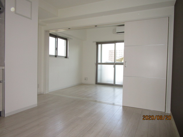 レクエルド塚本の居間・リビング