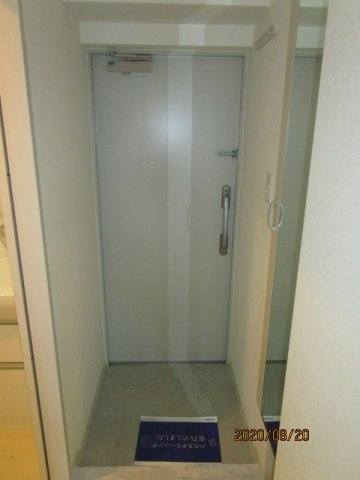 レクエルド塚本の玄関