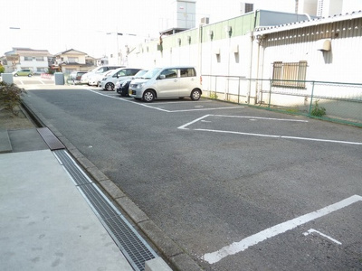 【駐車場】 | ルシェルブルーはりま