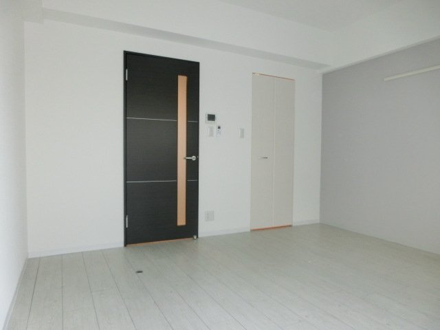 レクエルド塚本の洋室