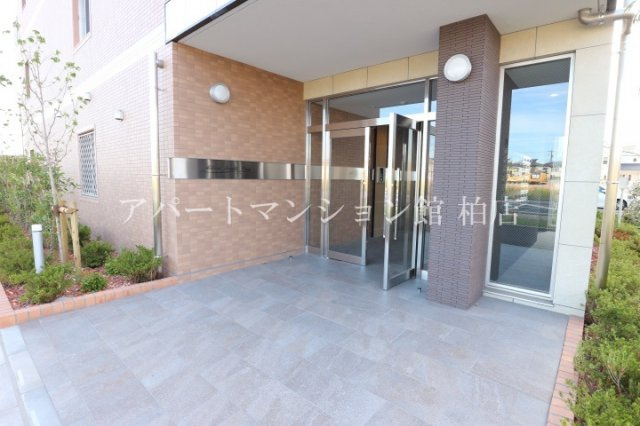 リベラ　サンリット　カーサのエントランス