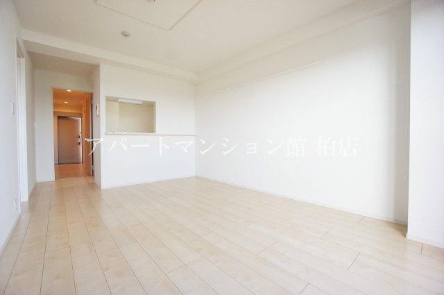 リベラ　サンリット　カーサの居間・リビング