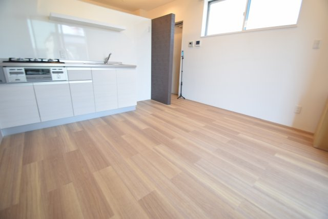 I Rashiku中山の居間・リビング|日当たり良好です