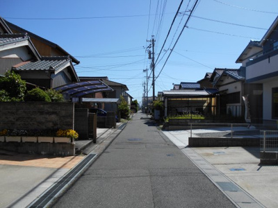 【周辺】 | 四日市市蒔田第２－１号棟 | 前面道路