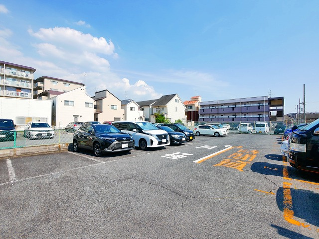 井田マンションの駐車場