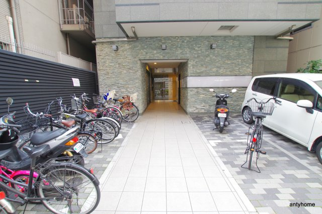 レジュールアッシュ梅田アクシア　仲介手数料無料のエントランス