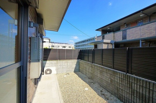 リビングタウン相楽　Ｂ棟の庭|たまにはお庭で休日を過ごしてみるのもよいかもしれません