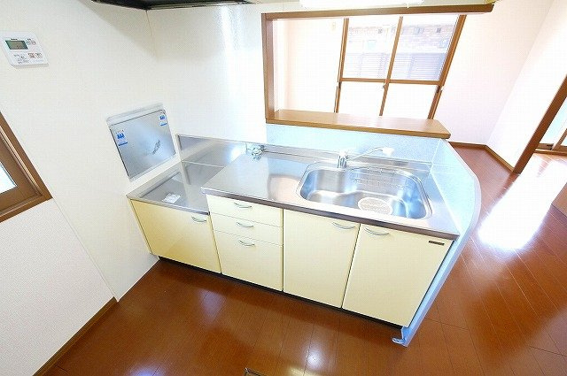 リビングタウン相楽　Ｂ棟のキッチン|使いやすいキッチンです