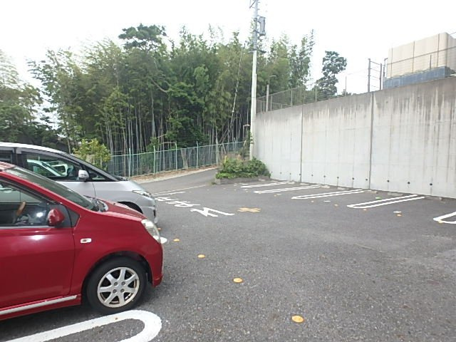 クオリアの駐車場