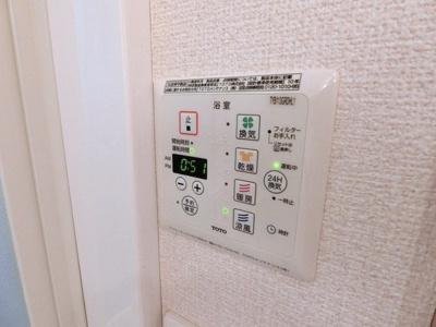 【設備】 | クレセントⅠ | バスルームの浴室暖房乾燥機で外に干せないお洗濯物もすっきり乾きます♪雨の日のお洗濯もバッチリ！