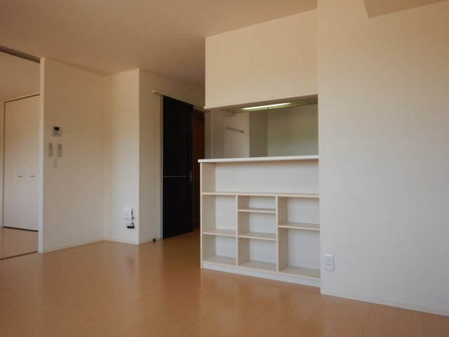 カリスの居間・リビング|カリス（倉敷市連島町連島）賃貸マンション　カウンター下　収納
