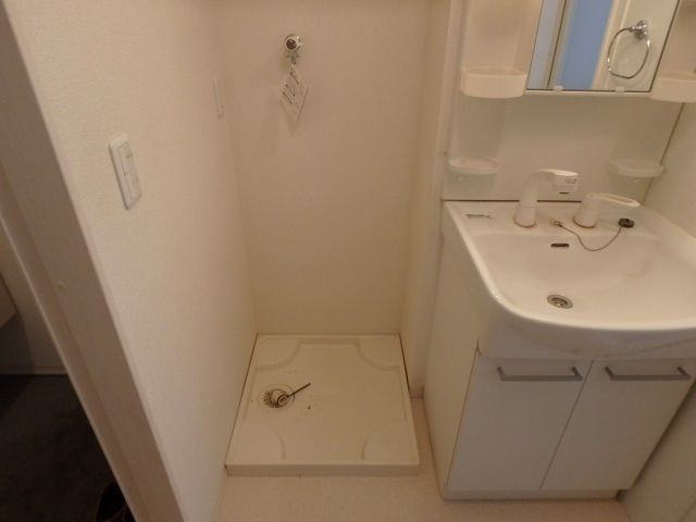 カリスの洗面所|カリス（倉敷市連島町連島）賃貸マンション　室内洗濯機置場