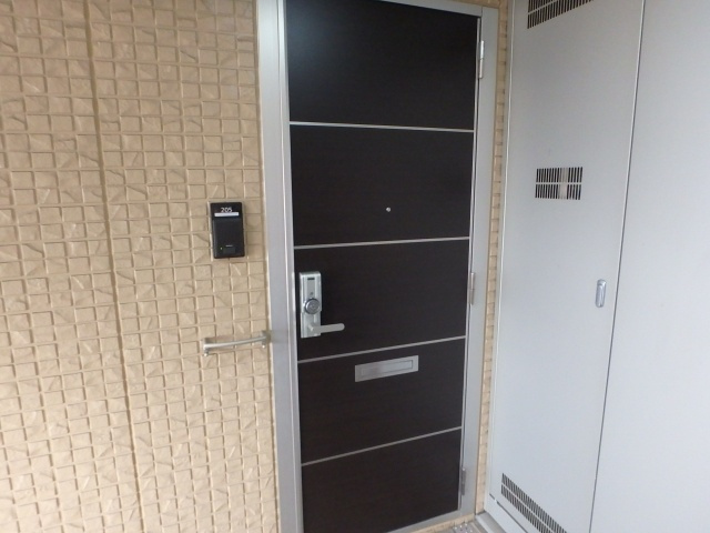 カリスの玄関|カリス（倉敷市連島町連島）賃貸マンション