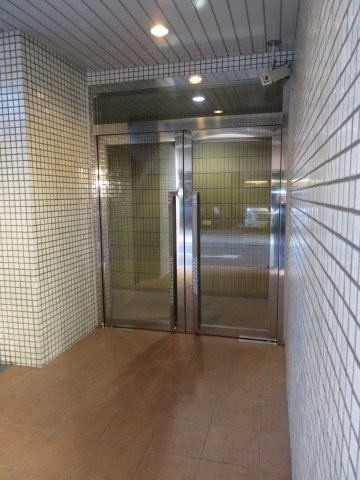 長谷川ビルのエントランス