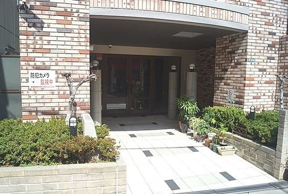 エスリード小阪本町のエントランス