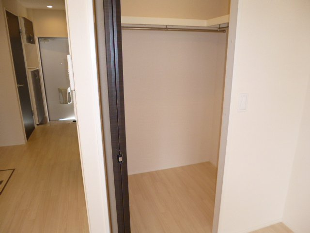サンパレス水江の収納|ウォークインクローゼット