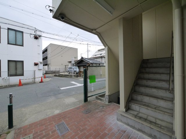 第2岡田マンションのその他共用部分|ゆったりとした共有スペース。