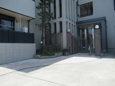 【エントランス】 | リベルタ　エテルナ（吉田賃貸） | 毎日通るエントランスはこのようになっています
