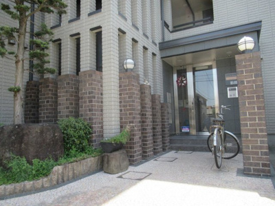 【エントランス】 | リベルタ　エテルナ（吉田賃貸） | 毎日通るエントランスはこのようになっています