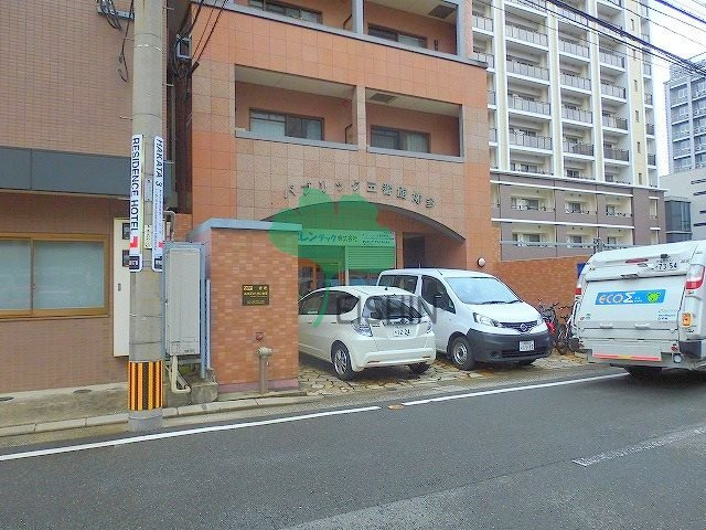 パブリック5番館の駐車場