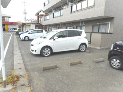 【駐車場】 | ベルグラージュ