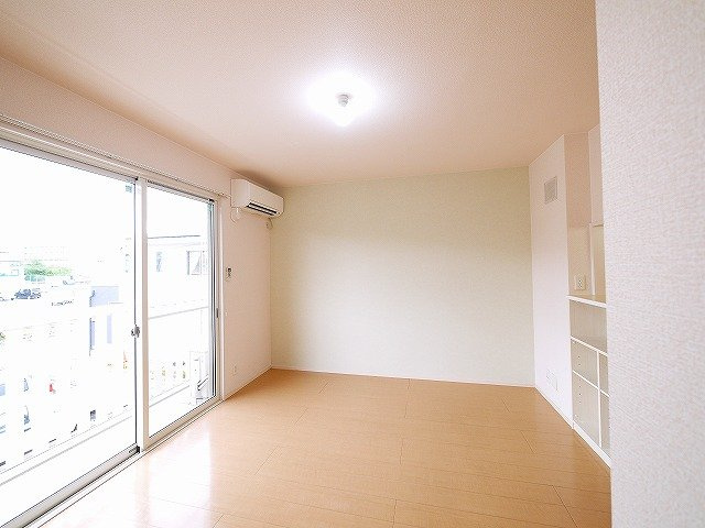 アンテレクテュエルの居間・リビング|リビングです