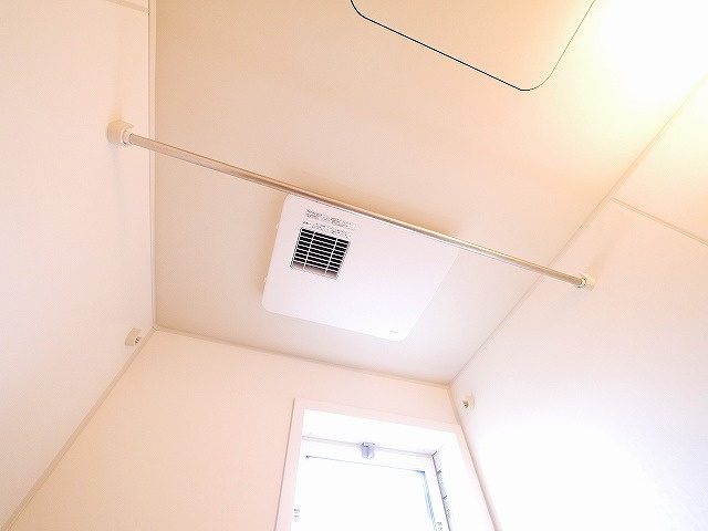 アンテレクテュエルの設備|浴室乾燥が付いてます。