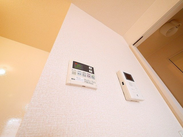 アンテレクテュエルの設備|給湯リモコン