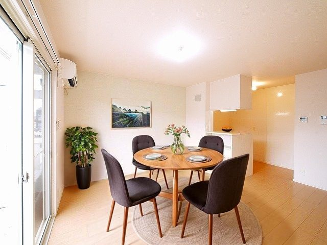 アンテレクテュエルの居間・リビング|CGで家具等を配置したもので家具等は含まれません